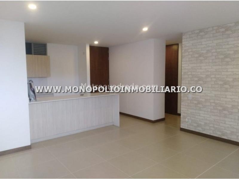 3BR Apartment with Balcony in Loma de los Gonzßlez, El Poblado - 2