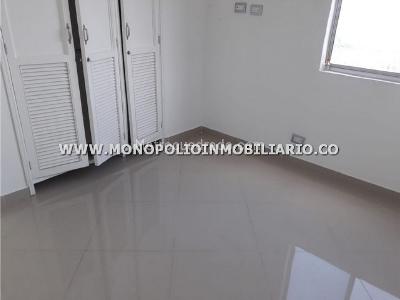 Apartamento de 2 alcobas en arriendo en El Tesoro, Medellín, 68 m² · foto 14 de 20