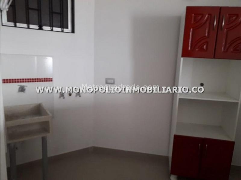 Apartamento Cómodo de 3 Alcobas en El Tesoro - 2