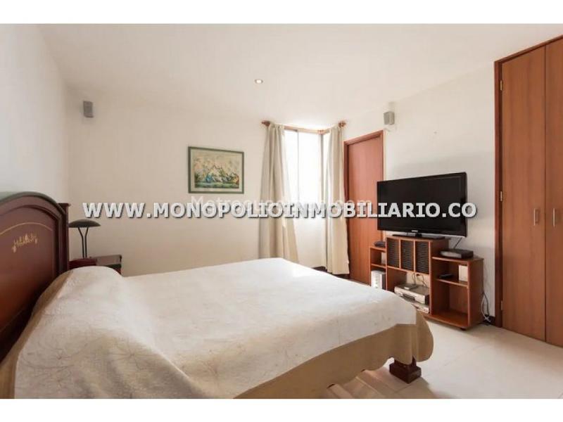 Stylish 1BR Apartment in El Tesoro - 4