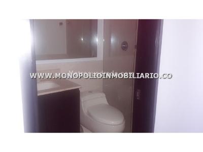 Apartamento de 3 alcobas en arriendo en Los Balsos, Medellín, 215 m² · foto 2 de 18