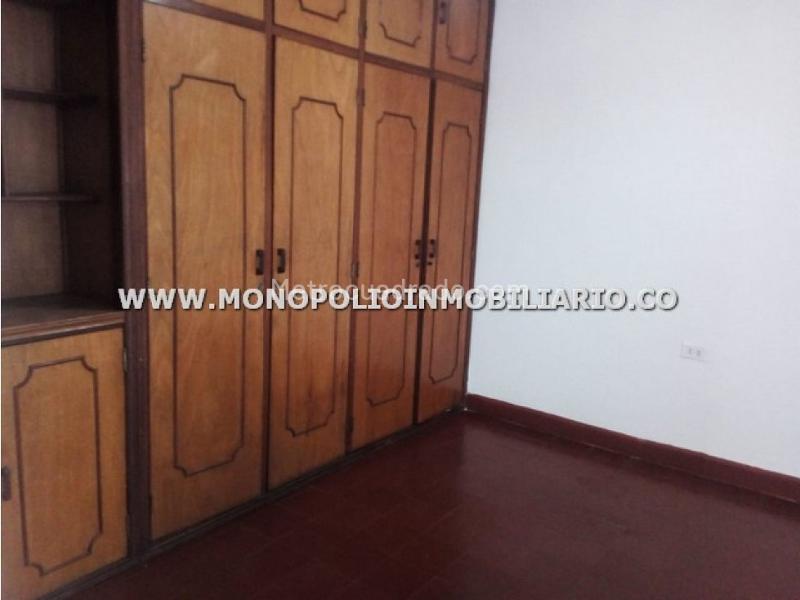 Casa comercial de 4 Alcobas en arriendo en Granada, Belén - 7