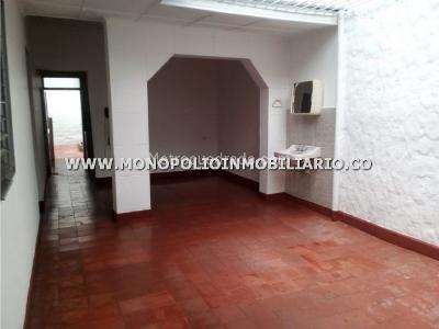 Casa de 4 alcobas en arriendo en Granada, Medellín, 180 m² · foto 8 de 9