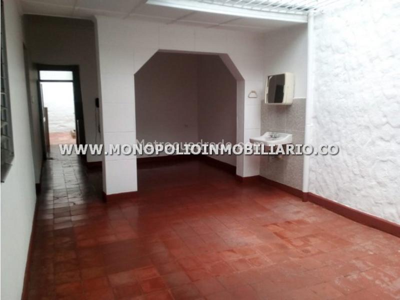 Casa comercial de 4 Alcobas en arriendo en Granada, Belén - 8
