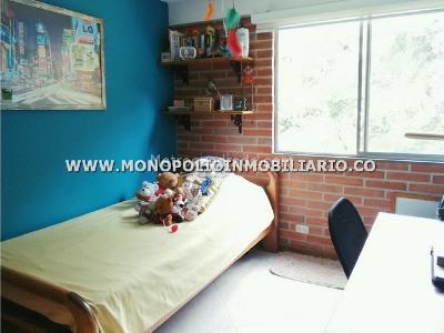 Apartamento de 3 alcobas en venta en La Castellana, Medellín, 82 m² · foto 12 de 20