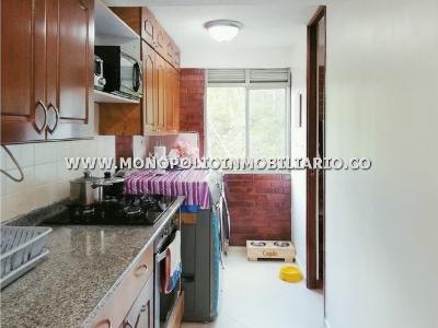 Apartamento de 3 alcobas en venta en La Castellana, Medellín, 82 m² · foto 18 de 20