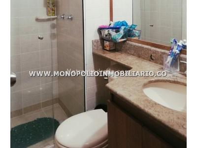 Apartamento de 3 alcobas en venta en La Castellana, Medellín, 82 m² · foto 3 de 20