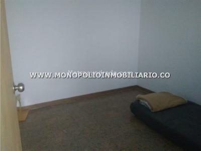 Casa de 5 alcobas en venta en El Poblado, Medellín, 264 m² · foto 3 de 13