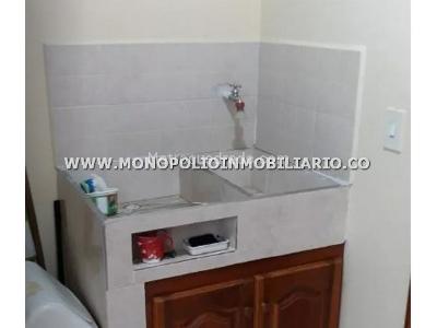 Apartamento de 2 alcobas en venta en Zona Centro, Envigado, 85 m² · foto 3 de 9