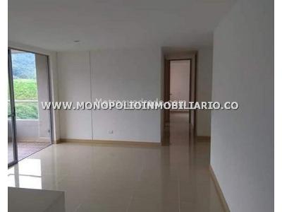 Apartamento de 3 alcobas en venta en Tres Esquinas, Sabaneta, 90 m² · foto 2 de 8