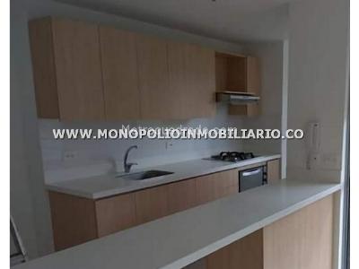 Apartamento de 3 alcobas en venta en Tres Esquinas, Sabaneta, 90 m² · foto 4 de 8
