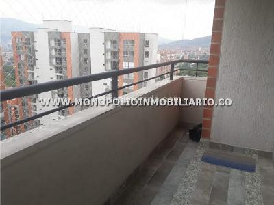 Apartamento de 3 alcobas en arriendo en Los Colores, Medellín, 70 m² · foto 10 de 20