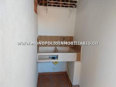 Apartaestudio en arriendo en Conquistadores, Medellín, 44 m² · foto 3 de 13