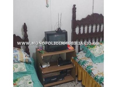 Casa de 5 alcobas en venta en Castilla, Medellín, 296 m² · foto 13 de 20