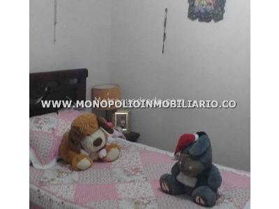 Casa de 5 alcobas en venta en Castilla, Medellín, 296 m² · foto 9 de 20