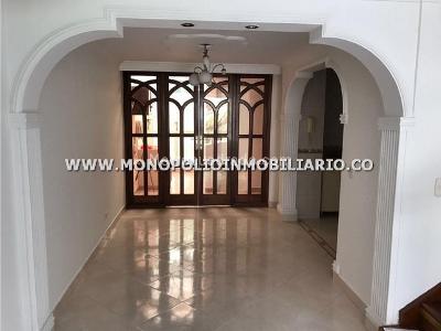 Casa de 4 alcobas en venta en Calasanz Noroccidente, Medellín, 140 m² · foto 16 de 20