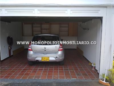 Casa de 3 alcobas en venta en San Lucas, Medellín, 210 m² · foto 19 de 20
