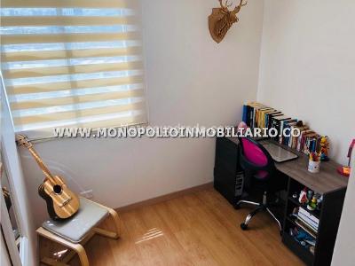 Apartamento de 2 alcobas en venta en Ancon Sur, Sabaneta, 67 m² · foto 8 de 10