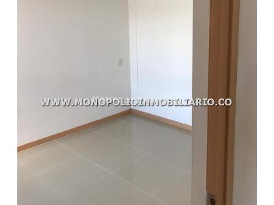 Apartamento de 2 alcobas en venta en Tres Esquinas, Sabaneta, 64 m² · foto 4 de 17