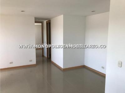 Apartamento de 2 alcobas en venta en Tres Esquinas, Sabaneta, 64 m² · foto 7 de 17