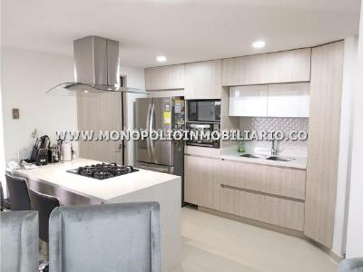 Apartamento de 3 alcobas en venta en Loma Linda, Sabaneta, 117 m² · foto 13 de 20
