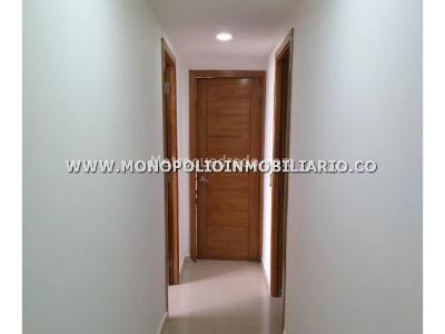 Apartamento de 3 alcobas en venta en Loma Linda, Sabaneta, 117 m² · foto 5 de 20
