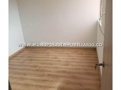 Apartamento de 2 alcobas en venta en Los Alcazares, Sabaneta, 80 m² · foto 12 de 20