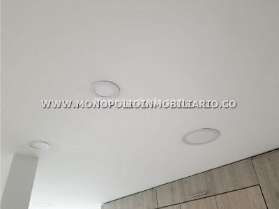 Apartamento de 2 alcobas en venta en Los Alcazares, Sabaneta, 80 m² · foto 2 de 20