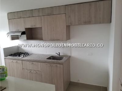 Apartamento de 2 alcobas en venta en Los Alcazares, Sabaneta, 80 m² · foto 5 de 20