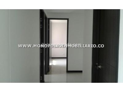 Apartamento de 3 alcobas en venta en San Jose, Sabaneta, 66 m² · foto 2 de 16