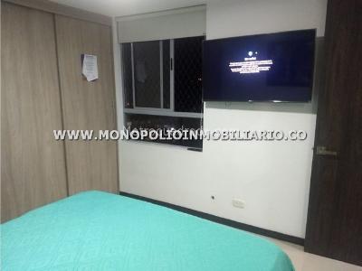 Apartamento de 3 alcobas en venta en Los Colores, Medellín, 78 m² · foto 19 de 20