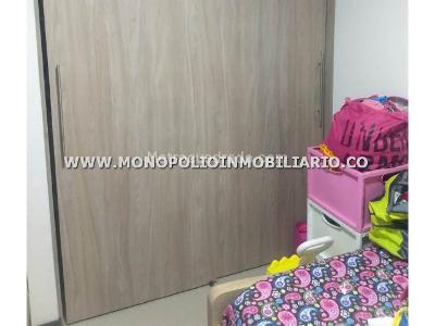 Apartamento de 3 alcobas en venta en Los Colores, Medellín, 78 m² · foto 10 de 20