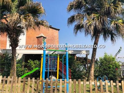 Casa de 4 alcobas en venta en El Esmeraldal, Envigado, 189 m² · foto 17 de 20