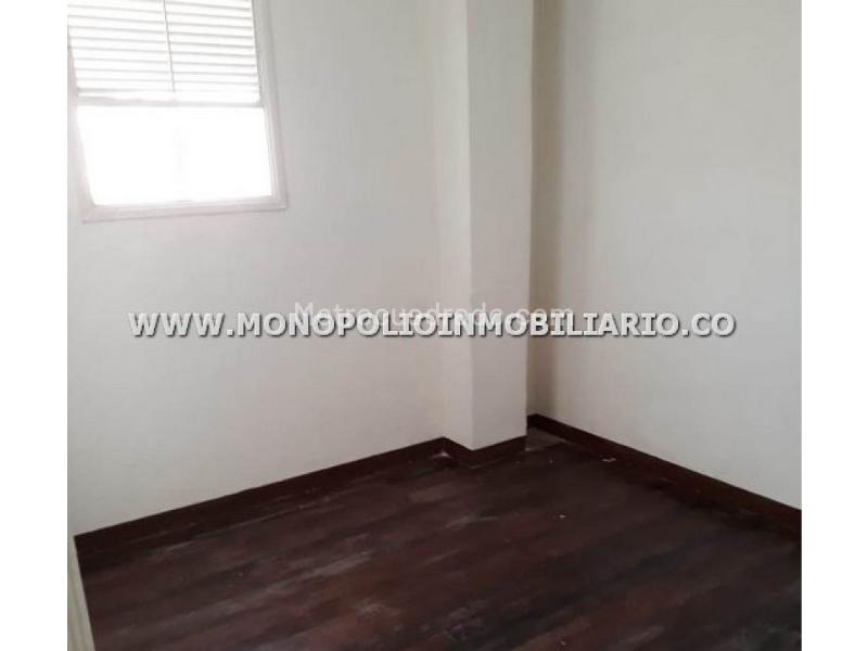 Apartamento Comercial Amplio de 3 Alcobas en Centro - 4