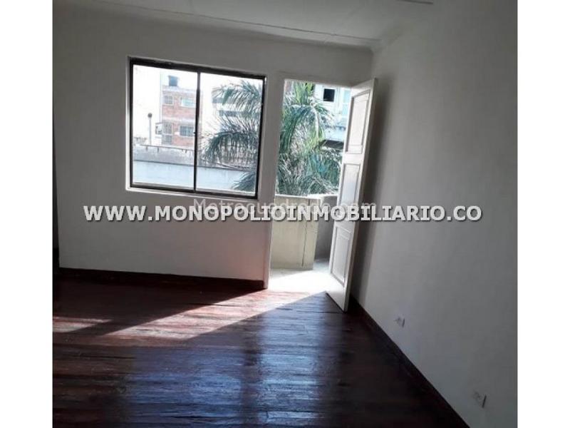 Apartamento Comercial Amplio de 3 Alcobas en Centro - 9