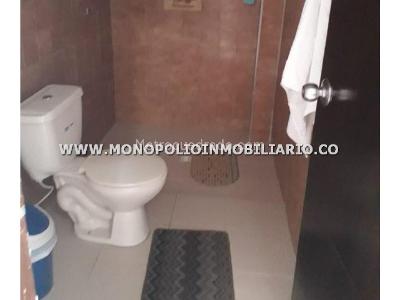 Casa de 5 alcobas en venta en Aranjuez, Medellín, 171 m² · foto 15 de 19
