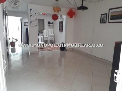 Casa de 5 alcobas en venta en Aranjuez, Medellín, 171 m² · foto 9 de 19