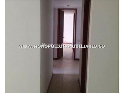 Apartamento de 3 alcobas en venta en Loma De Los Bernal, Medellín, 78 m² · foto 4 de 20