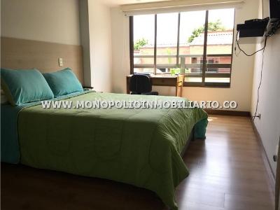 Casa de 3 alcobas en arriendo en Loma El Atravesado, Envigado, 250 m² · foto 3 de 9