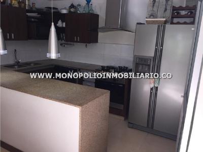 Casa de 3 alcobas en arriendo en Loma El Atravesado, Envigado, 250 m² · foto 4 de 9