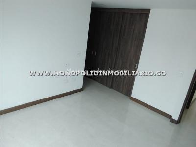 Apartamento de 3 alcobas en arriendo en La Castellana, Medellín, 113 m² · foto 4 de 18