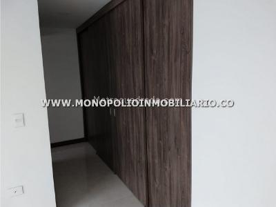 Apartamento de 3 alcobas en arriendo en La Castellana, Medellín, 113 m² · foto 3 de 17