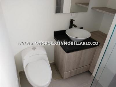 Apartamento de 3 alcobas en arriendo en La Castellana, Medellín, 113 m² · foto 3 de 18