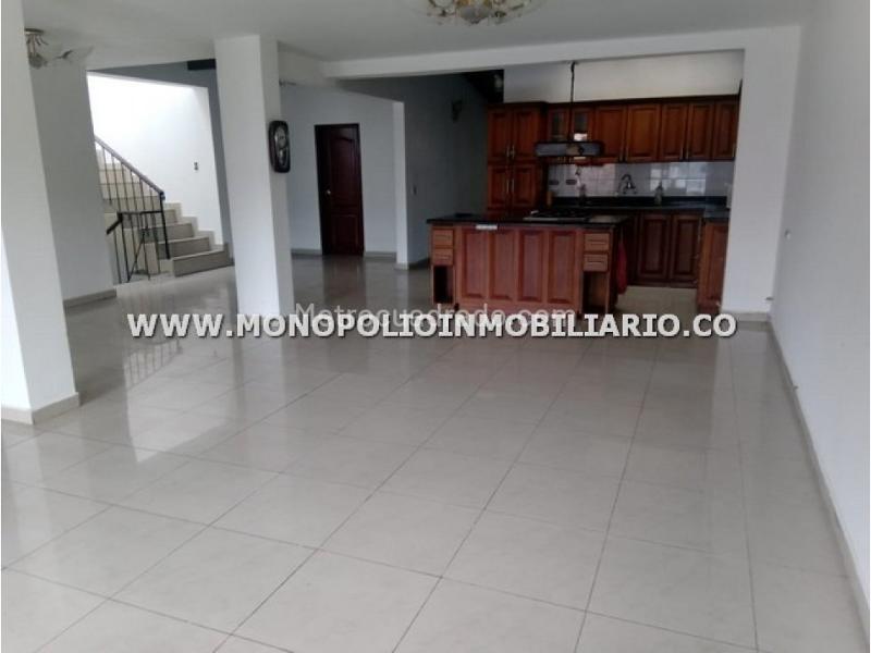 Bifamily 5BR House for Rent in Simn Bolívar (280 m²)