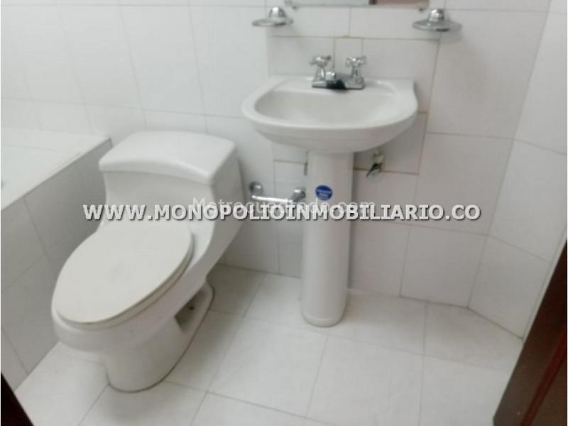 Casa Bifamiliar de 5 Alcobas en Simón Bolívar (280 m²) - 3