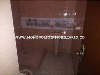 Casa de 5 alcobas en arriendo en El Nogal, Medellín, 220 m² · foto 7 de 16