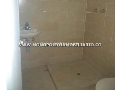 Casa de 4 alcobas en arriendo en El Nogal, Medellín, 254 m² · foto 3 de 20