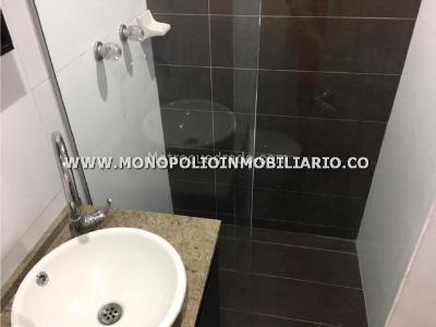 Apartamento de 4 alcobas en venta en Los Colores, Medellín, 136 m² · foto 16 de 18