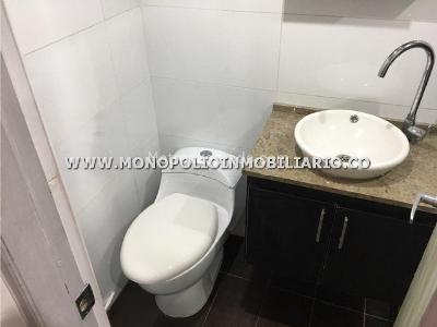 Apartamento de 4 alcobas en venta en Los Colores, Medellín, 136 m² · foto 9 de 18