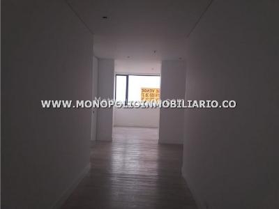 Apartamento de 3 alcobas en venta en El Castillo, Medellín, 302 m² · foto 3 de 11